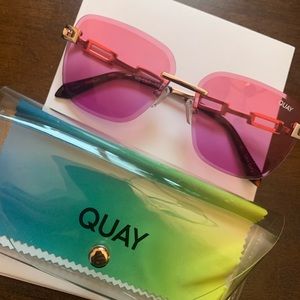 NWT Quay NO CAP pink sunglasses